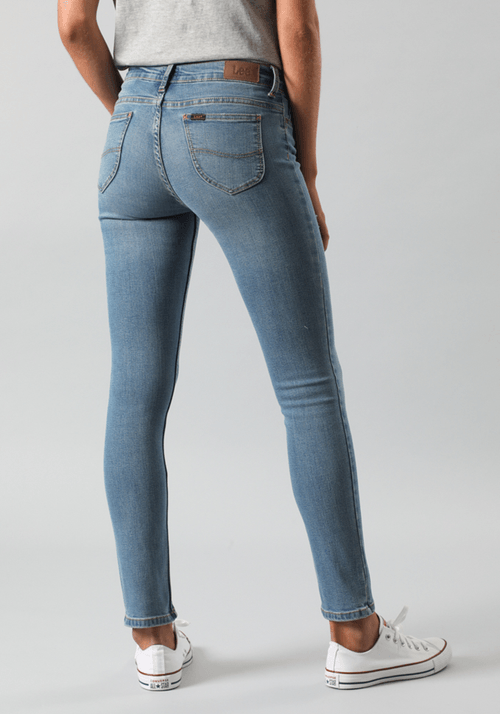 Jeans Mujer Elly Slim Fit Mid Worn Clean